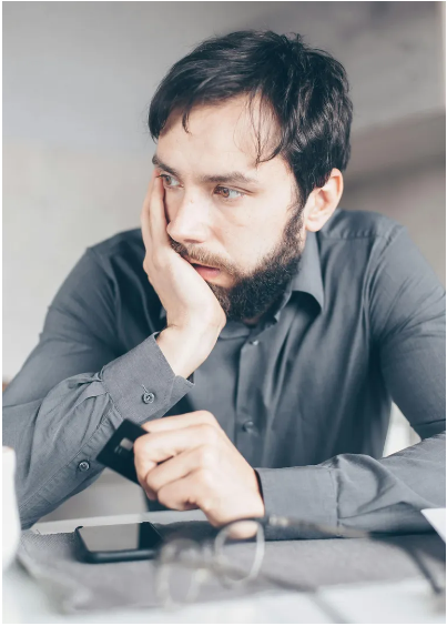 Nie powiedziałam rodzinie męża, że znam ich język, a to pomogło mi odkryć szokującą tajemnicę dotyczącą mojego dziecka.