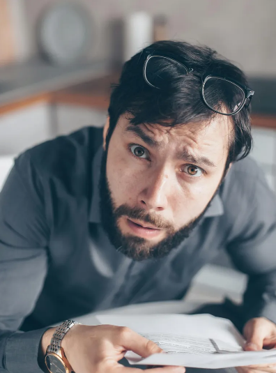 Nie powiedziałam rodzinie męża, że znam ich język, a to pomogło mi odkryć szokującą tajemnicę dotyczącą mojego dziecka.