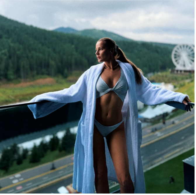 Za miłość mieszkanie w Krzewym Rogu. Co wiadomo o ukraińskiej kochance Van Damme'a?