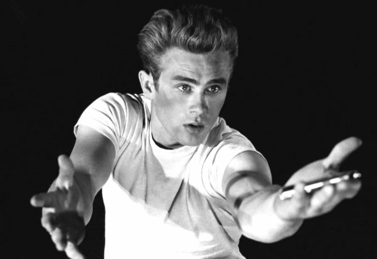 10 najbardziej czarujących mężczyzn. Kto przyciąga najwięcej uwagi?