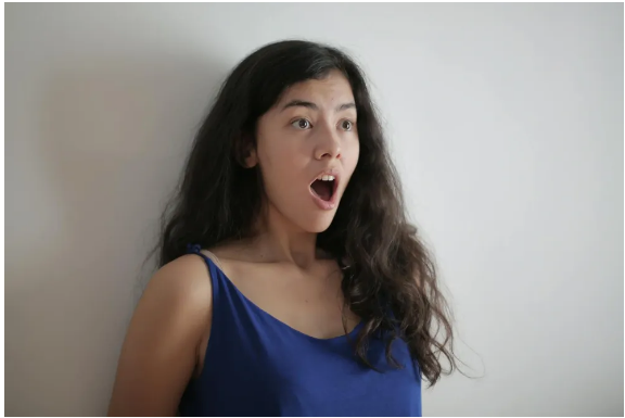 Moja macocha sprzedała mi dom swojej matki — po latach zażądała, abym zwrócił jej ten dom wraz z całym wyposażeniem.