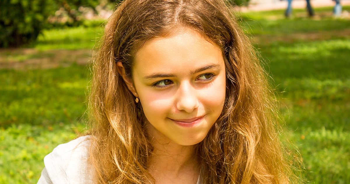 Wyrzucona z domu w wieku czternastu lat z powodu ciąży — jej powrót wzruszył rodzinę do łez.