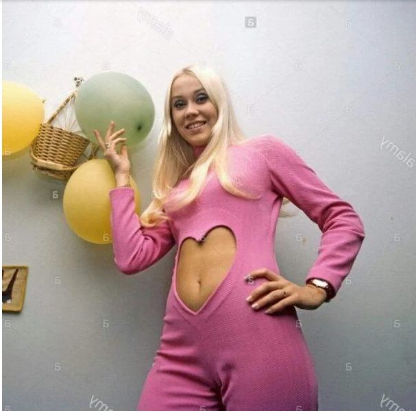 Ta 74-letnia babcia była ikoną stylu. Rozpoznajecie ją?