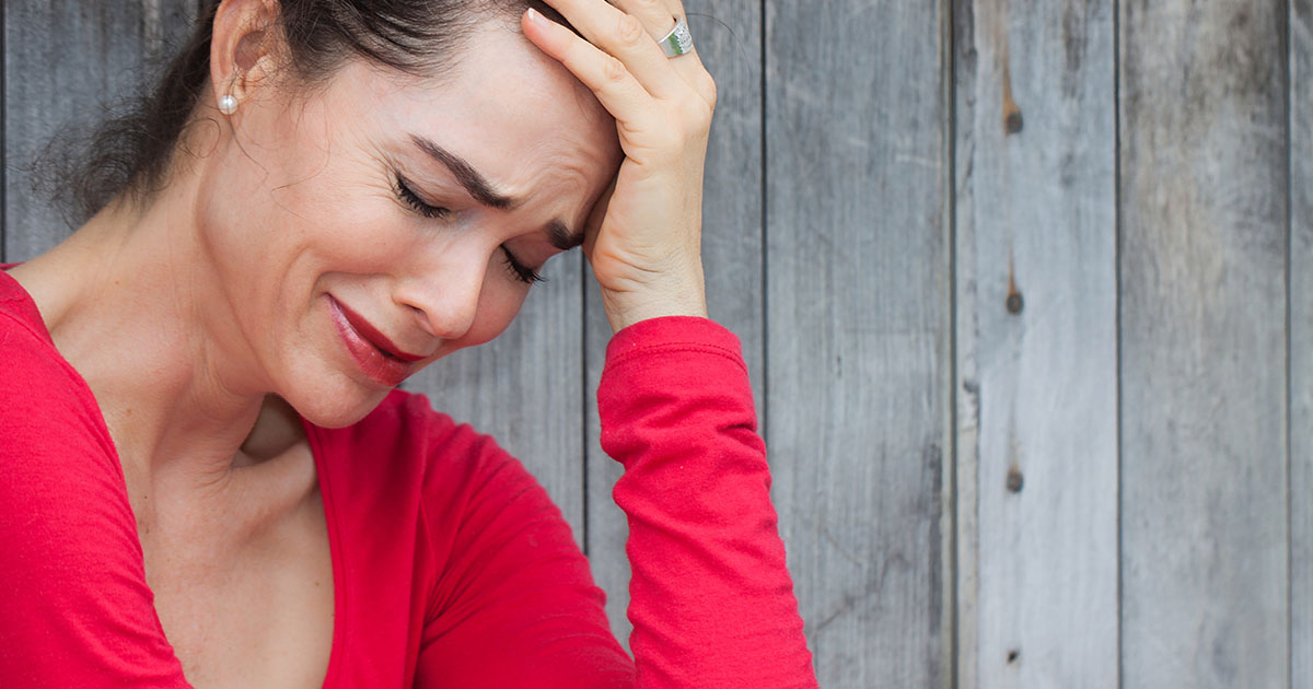 Zostawił mnie dla młodej kobiety i chwalił się swoją „nową wersją” – ale kiedy ona odeszła do jego syna, nagle przestało mu być do śmiechu.