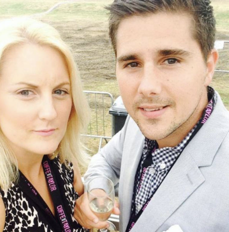 Zdjęcie ślubne na zawsze zmieniło życie tej pary.