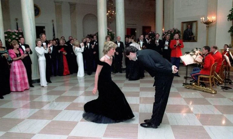 Nostalgia za gwiazdami lat 90. Unikalna kolekcja rzadkich zdjęć