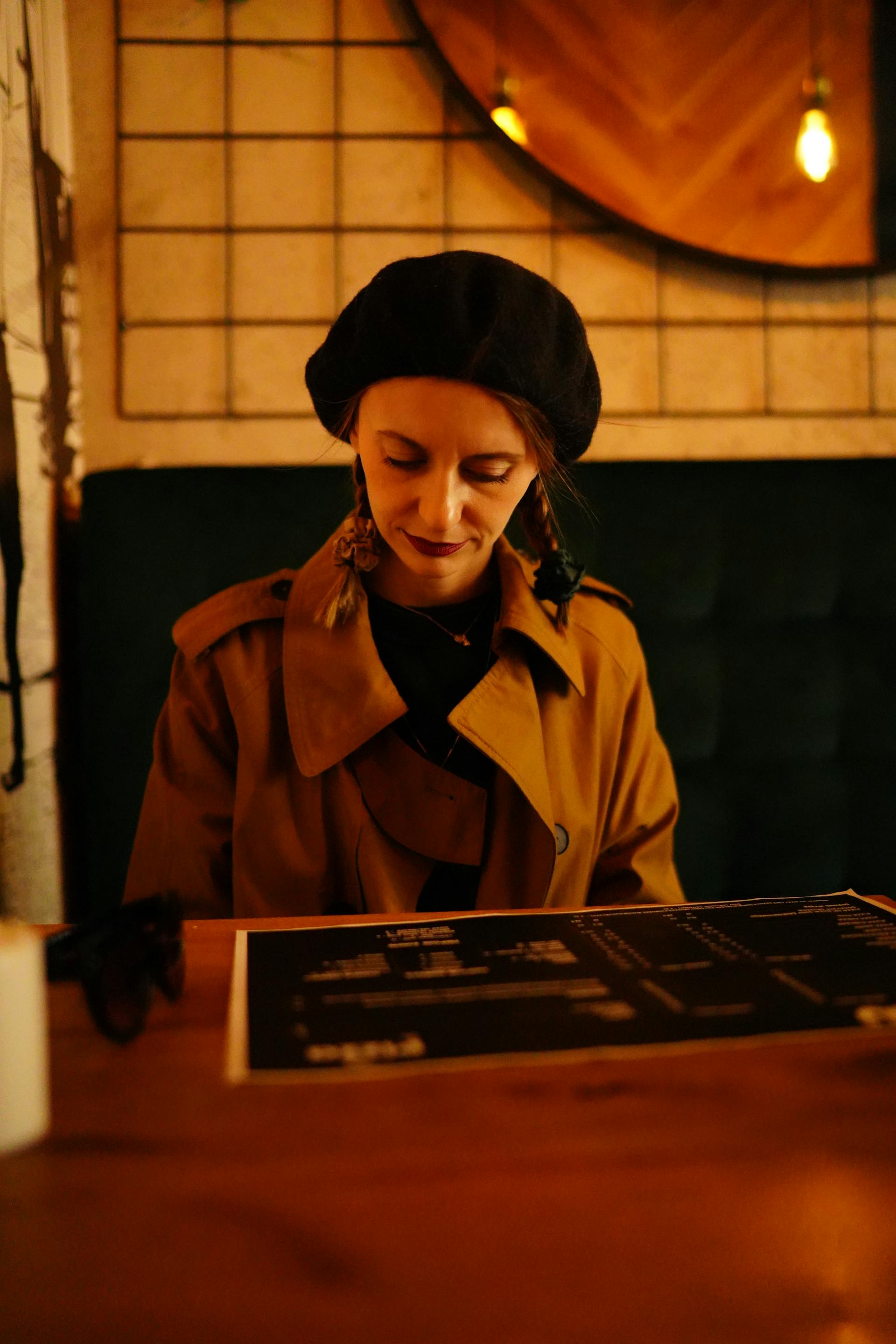 Kelnerka flirtowała z moim mężem, a on się zgodził — później dałam im dobrą lekcję.