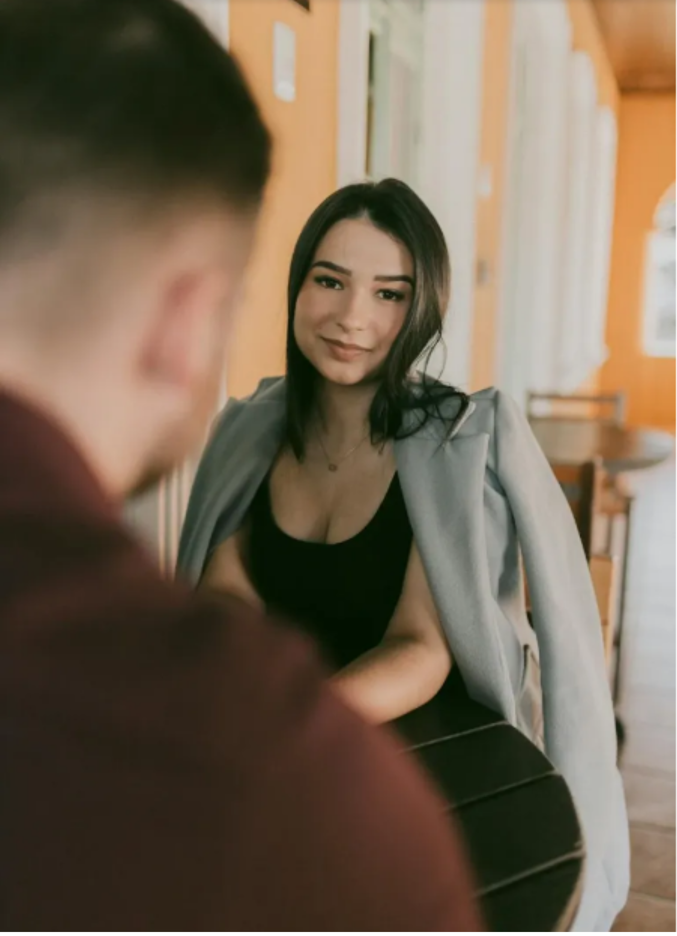 W szafie znalazłam zapomniany prezent ślubny — w środku była tajemnica mojego męża.