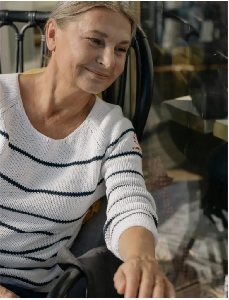 W szafie znalazłam zapomniany prezent ślubny — w środku była tajemnica mojego męża.