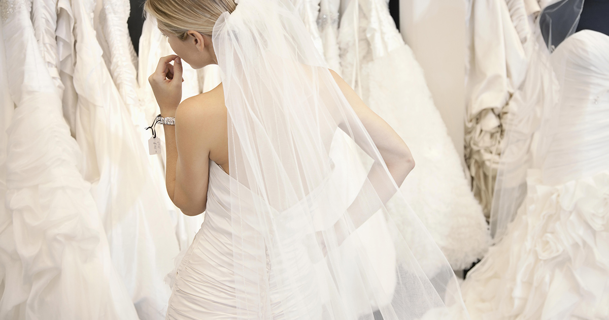 W ostatniej chwili wszystkie druhny wybrały czarny kolor, tak jak się spodziewałam.