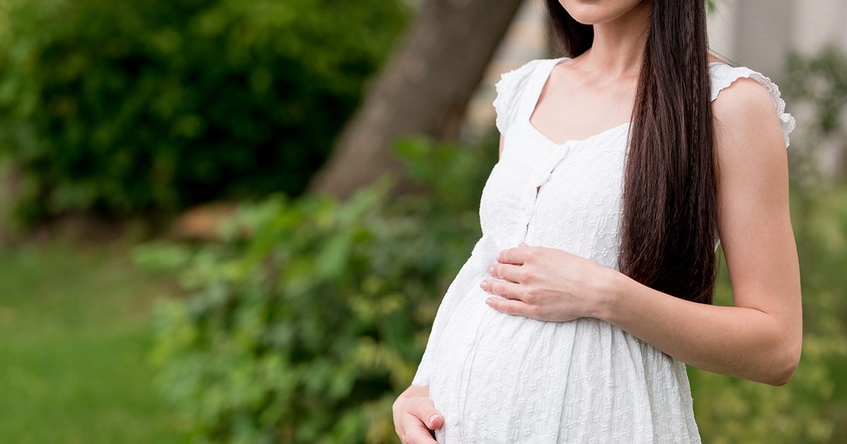 Wyrzucona z domu w wieku czternastu lat z powodu ciąży — jej powrót wzruszył rodzinę do łez.