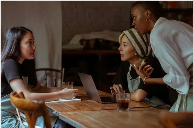 5 epickich historii o tym, jak zadowoleni z siebie ludzie dostali to, na co zasłużyli
