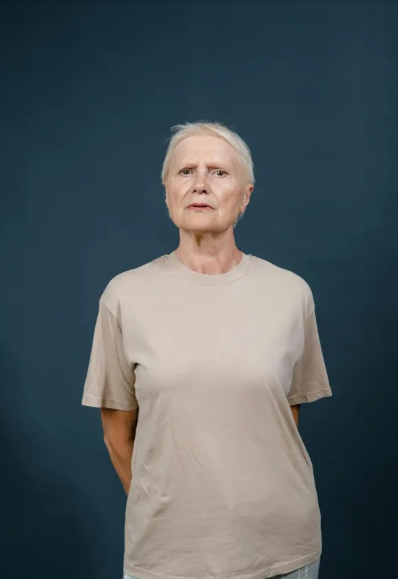 Moja macocha sprzedała mi dom swojej matki — po latach zażądała, abym zwrócił jej ten dom wraz z całym wyposażeniem.