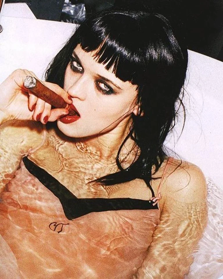 Nostalgia za gwiazdami lat 90. Unikalna kolekcja rzadkich zdjęć