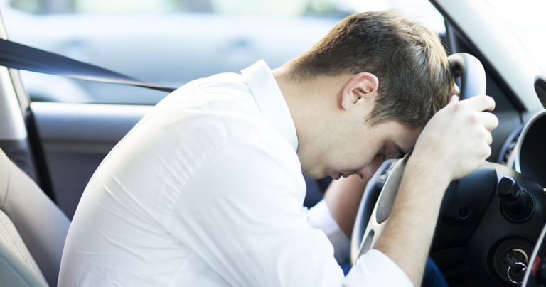 Mój nowy sąsiad wydawał się idealnym facetem – dopóki nie usłyszałem, jak knuje przeciwko mnie.