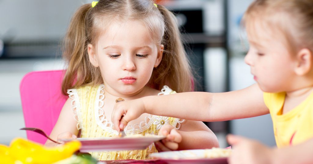 Wraz z żoną udaliśmy się do domu dziecka, aby adoptować dziecko, i znaleźliśmy dziewczynkę – wierną kopię naszej córki.