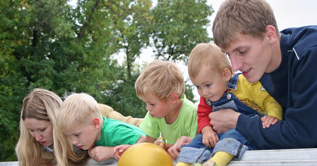 „Jesteś tylko nianią, a nie prawdziwym mężczyzną” – powiedziała mi żona przed odejściem, zostawiając mnie z trójką dzieci.