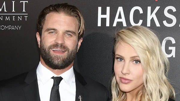 „32-letni syn Mela Gibsona jest łudząco podobny do swojego ojca. Wystąpił w filmie swojego ojca „Z powodów sumienia!”.