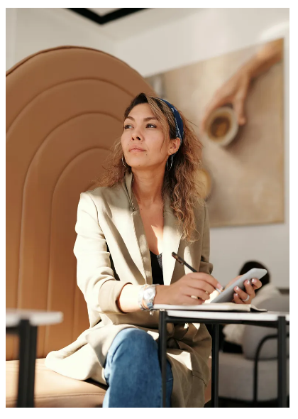 Nie powiedziałam rodzinie męża, że znam ich język, a to pomogło mi odkryć szokującą tajemnicę dotyczącą mojego dziecka.