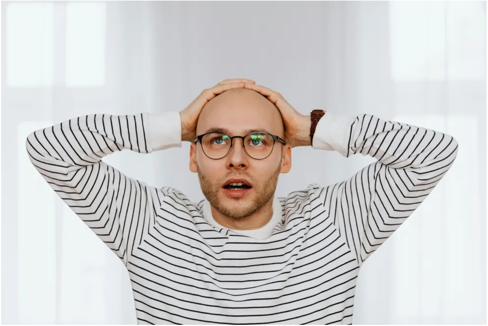 W noc Bożego Narodzenia do naszych drzwi zapukała ciężarna kobieta, która miała rodzić, a ja zbladłem, gdy dowiedziałem się, kim ona naprawdę jest.