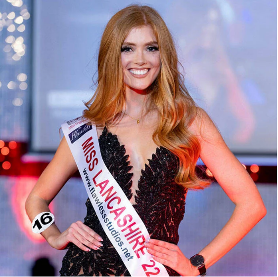 Miss Anglii. Czy uwierzycie, że kiedyś w szkole wyśmiewano ją z powodu rudych włosów?