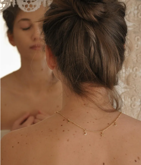 Rano w dniu ślubu narzeczony podarował mi przepiękny naszyjnik, a gdy tylko dowiedziałam się, co się za nim kryje, odwołałam wszystkie sprawy.