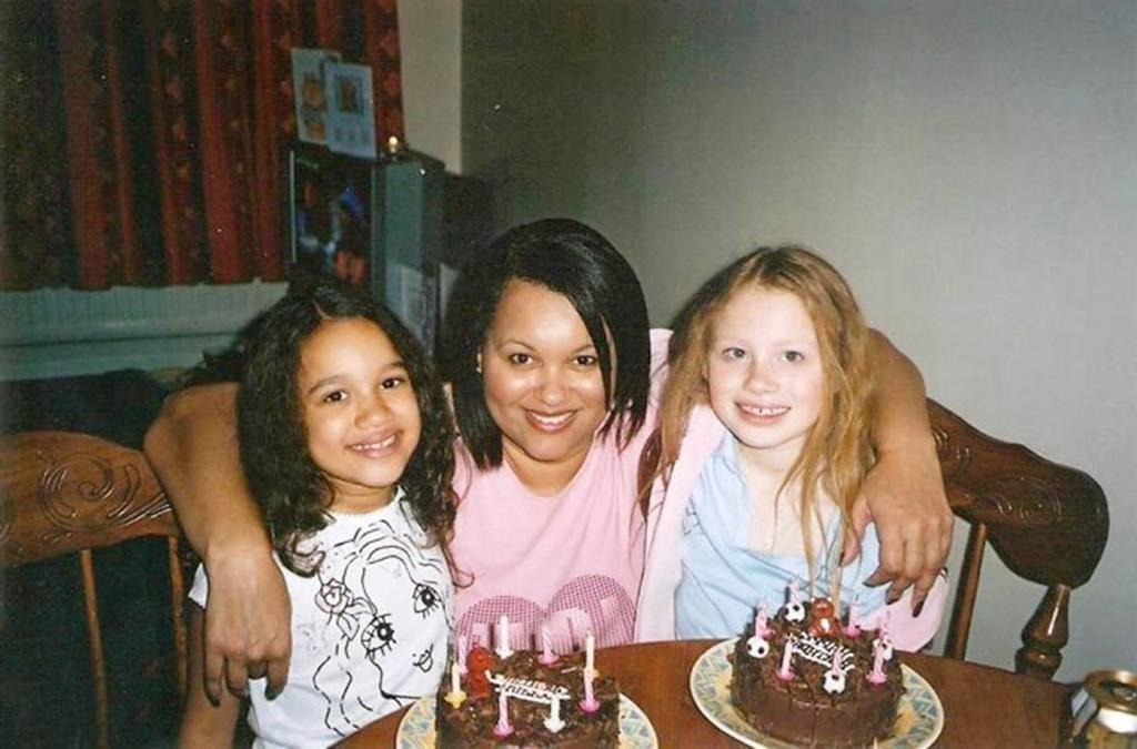 Ojciec pochodzi z Anglii, a mama z Jamajki. Nikt nie mógł uwierzyć, że są bliźniaczkami!