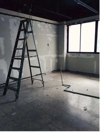 Moja macocha sprzedała mi dom swojej matki — po latach zażądała, abym zwrócił jej ten dom wraz z całym wyposażeniem.