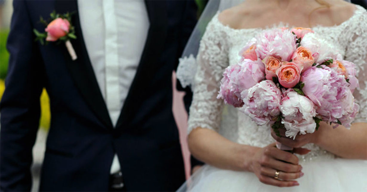 W ostatniej chwili wszystkie druhny wybrały czarny kolor, tak jak się spodziewałam.