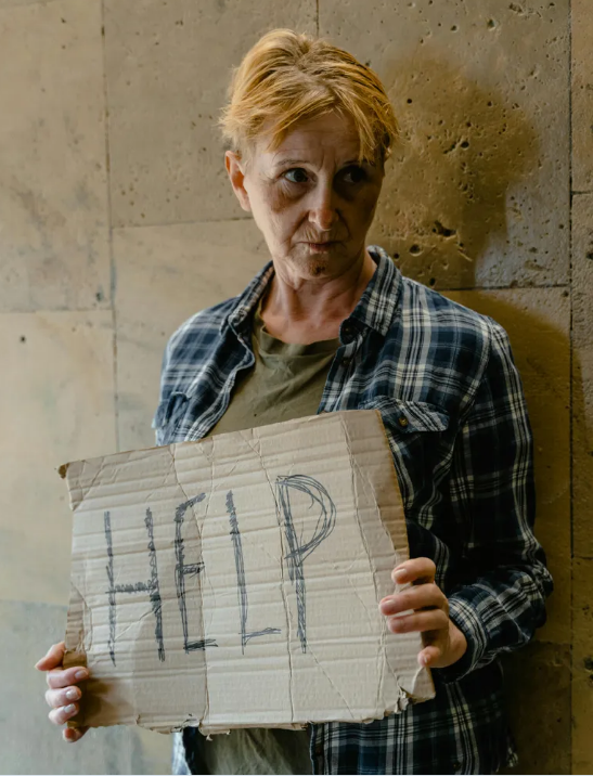 Kobieta zakochuje się w zamożnym mężczyźnie, lecz blednie na widok jego matki