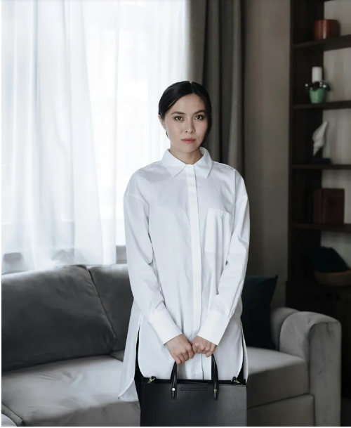 Rodzice porzucili mnie i moje młodsze rodzeństwo, gdy miałam 15 lat, a po latach zapukali do moich drzwi z uśmiechem