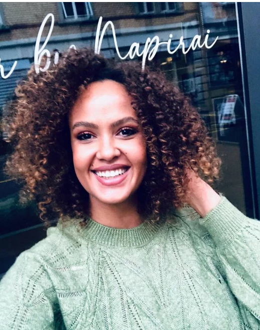 Wyrosła na prawdziwą piękność: jak dziś wygląda córka „Białej Masajki” i jak potoczyły się losy bohaterów tej niezwykłej historii?