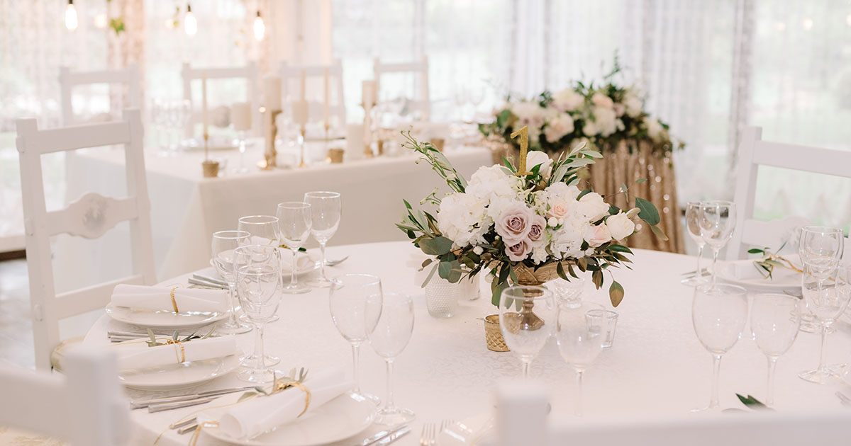 W ostatniej chwili wszystkie druhny wybrały czarny kolor, tak jak się spodziewałam.