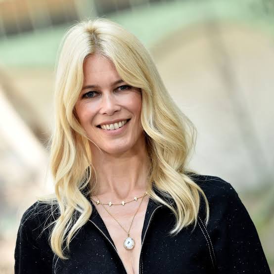 Piękna twarz tej supermodelki zdobiła wszystkie okładki magazynów. Spójrzcie na nią w wieku 53 lat.