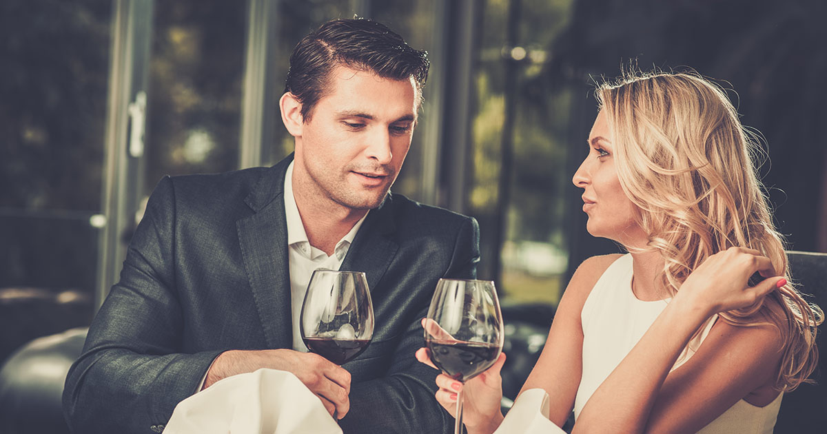 Rano w dniu ślubu narzeczony podarował mi przepiękny naszyjnik, a gdy tylko dowiedziałam się, co się za nim kryje, odwołałam wszystkie sprawy.