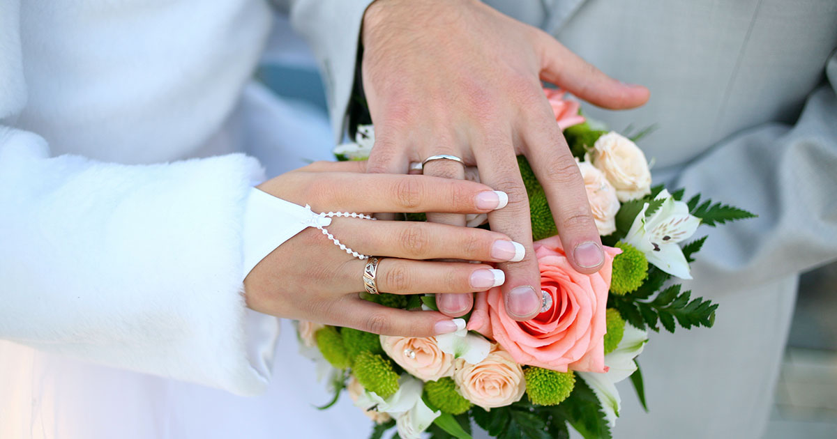 W ostatniej chwili wszystkie druhny wybrały czarny kolor, tak jak się spodziewałam.