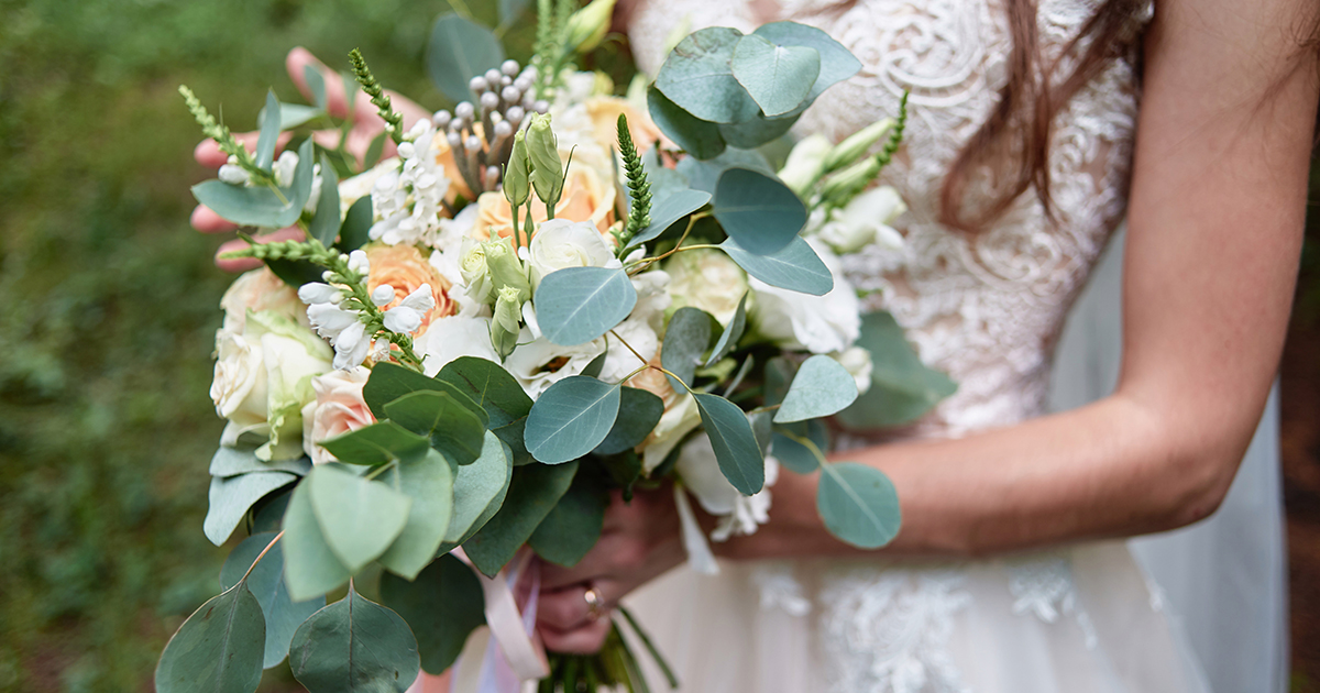 W ostatniej chwili wszystkie druhny wybrały czarny kolor, tak jak się spodziewałam.