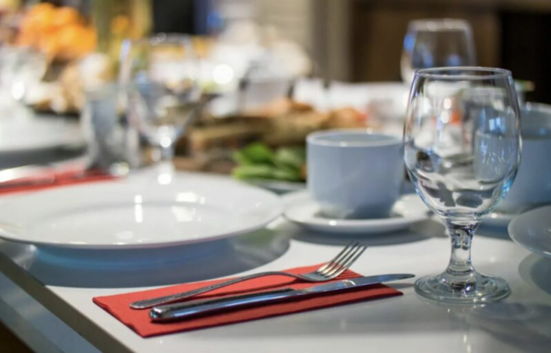 Mój przyjaciel wyrzucił mnie ze swojego ślubu – powód mnie zszokował.