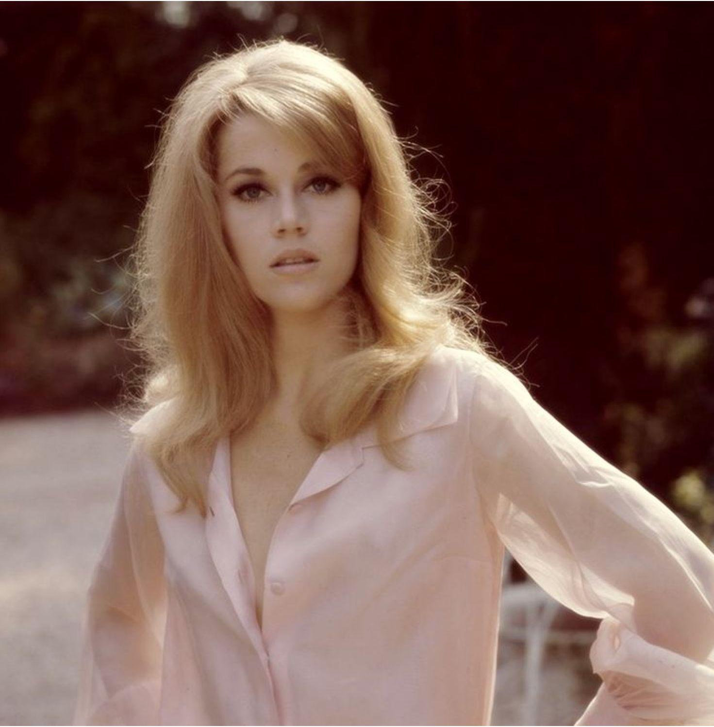 „Jaki jest sekret jej talii osy?”. Jane Fonda po raz kolejny zachwyciła wszystkich swoją urodą na festiwalu w Cannes.