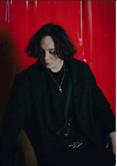 Sekret mojego ojczyma zaskoczył mnie w dniu urodzin, a moja zemsta sprawiła, że rozpłakał się.