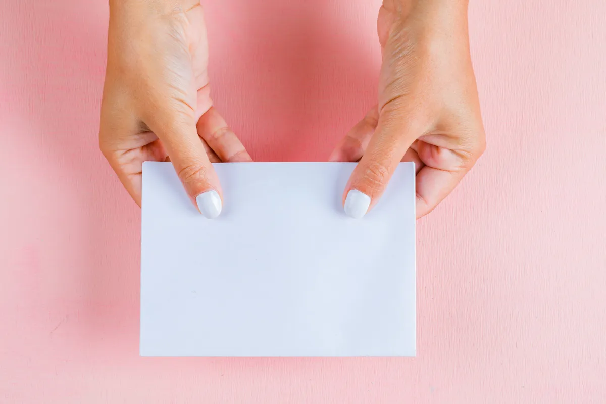 Bogacz podarował mi dom, ponieważ byłam samotną matką trojaczków – ale w środku znalazłam nieoczekiwany list od niego.