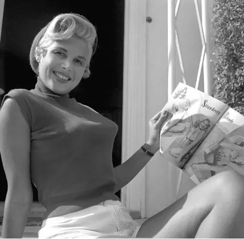 Glory Pal – wybitna aktorka, wspaniała modelka, odnosząca sukcesy przedsiębiorczyni i prezenterka telewizyjna.