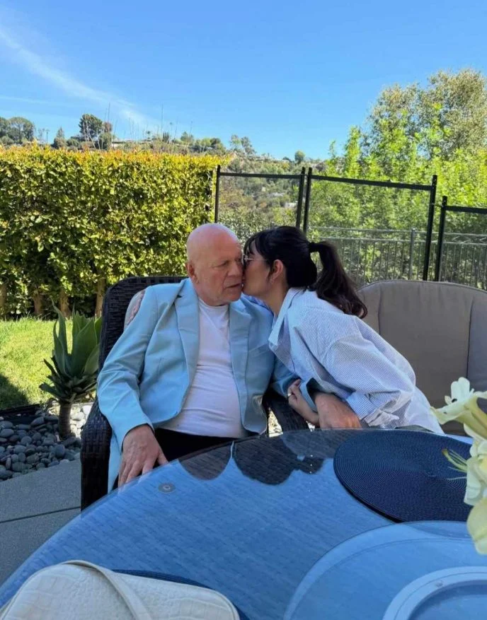 Bruce Willis wkroczył w ósmą dekadę życia.