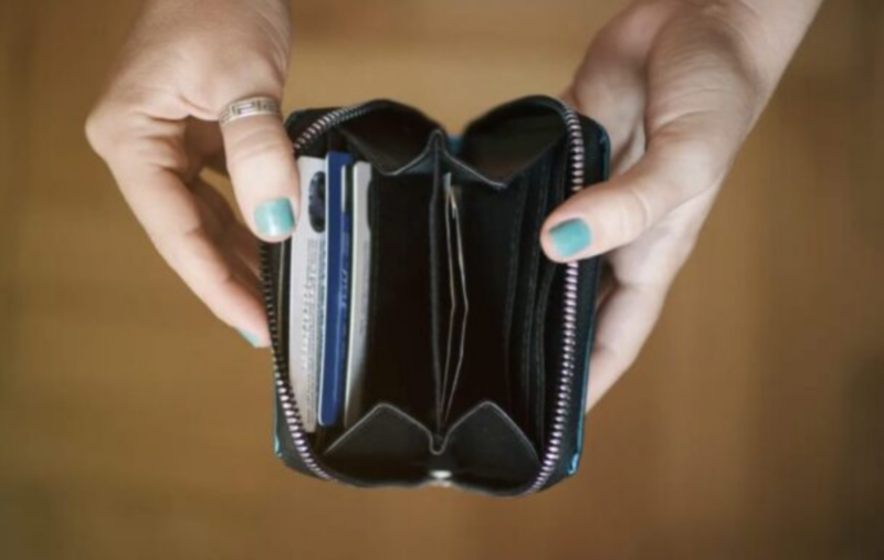 „Wybredni właściciele domów odmówili zapłaty mojemu ojcu, który był hydraulikiem – myśleli, że są najmądrzejsi, ale to on śmiał się ostatni”.