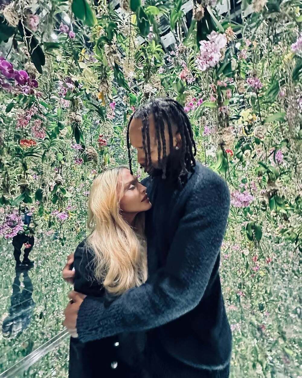 „Młodzi powinni sypiać z młodymi”. 67-letnia Madonna powiedziała upragnione „tak” swojemu 29-letniemu ukochanemu.