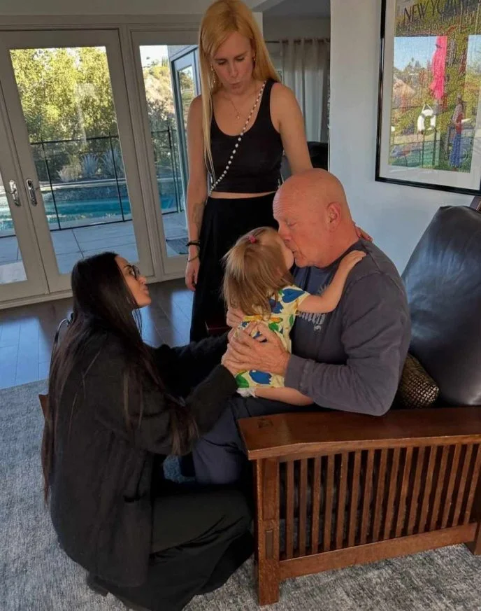 Bruce Willis wkroczył w ósmą dekadę życia.