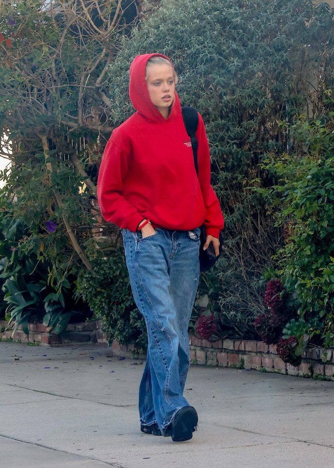 Jolie odwiedziła Ukrainę, a jej córka w międzyczasie ucieka przed paparazzi na ulicach Los Angeles.