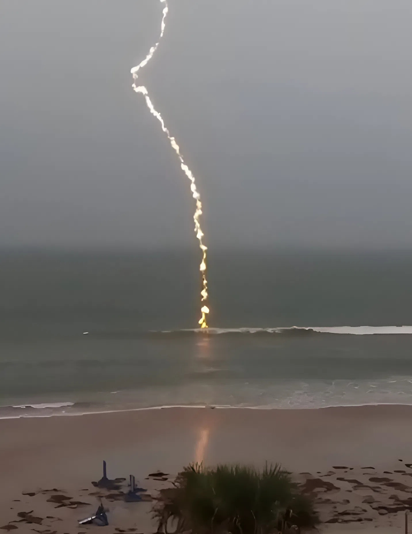 Kadry burzy na oceanie! Trzeba to zobaczyć!