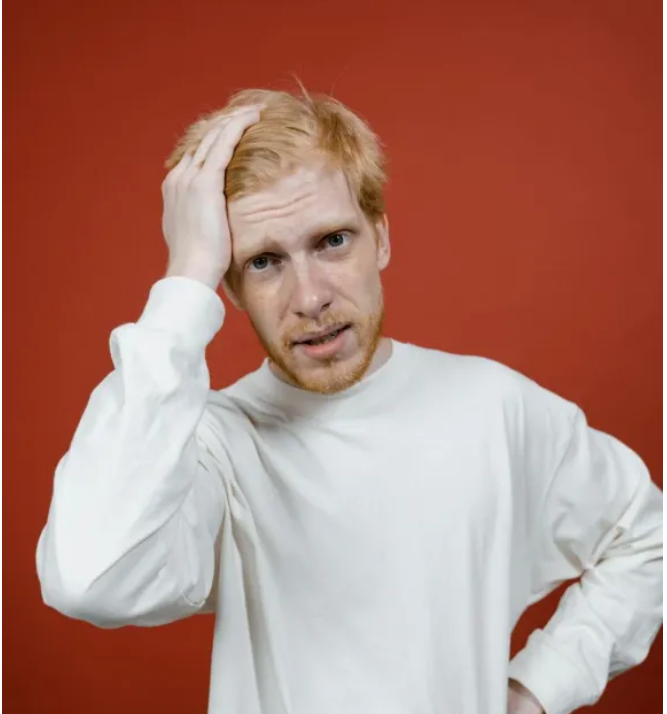 Wieczór weselny został zepsuty przez stare zdjęcie, które znalazłam w pokoju męża.