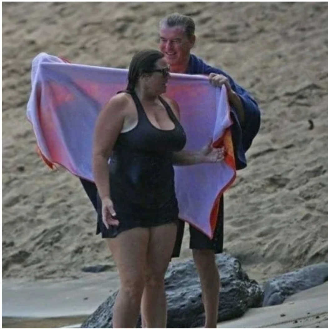 „Mój ideał kobiety”. Żona Brosnana pojawiła się na plaży